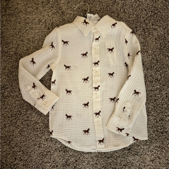 Never worn Janie and Jack linen button up PLUS belt too - Picture 2 of 3